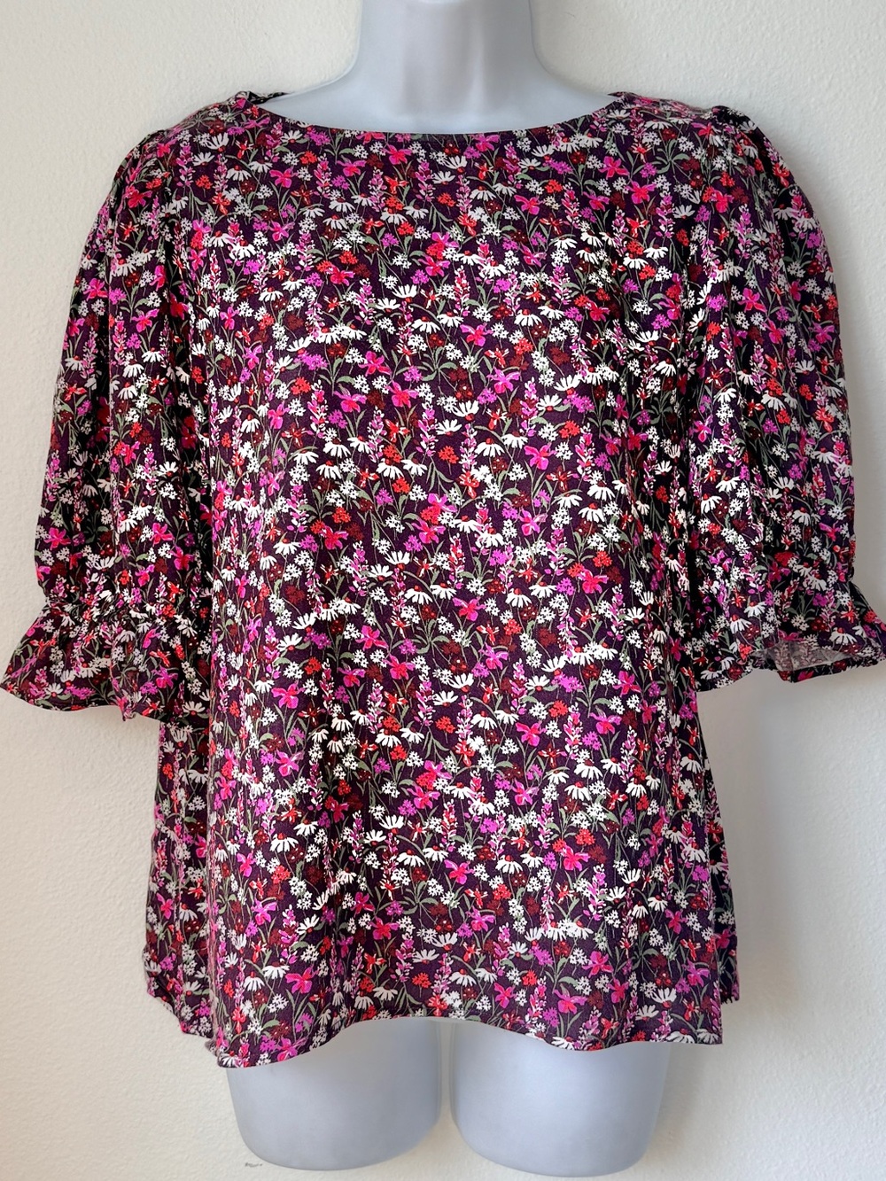 Draper James Maroon Daisy Floral Black Puff Elbow Sleeve Blouse Size Small